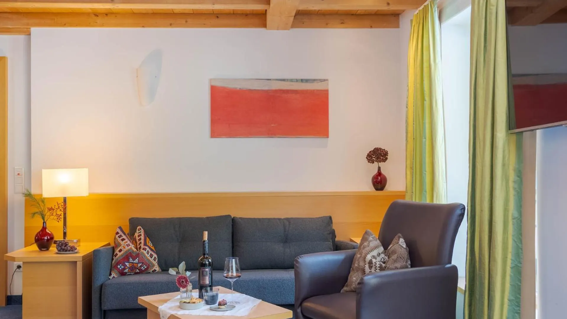 Gradiva Apartments 이스크글