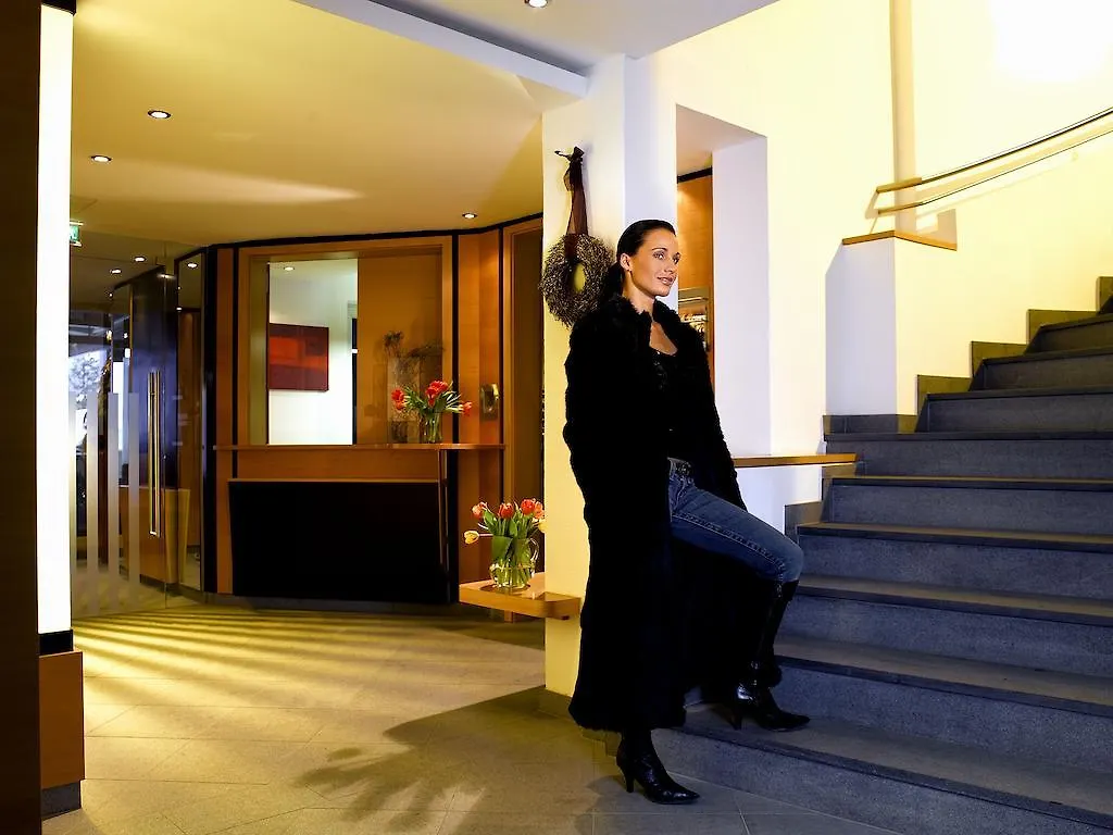 Gradiva Apartments 이스크글
