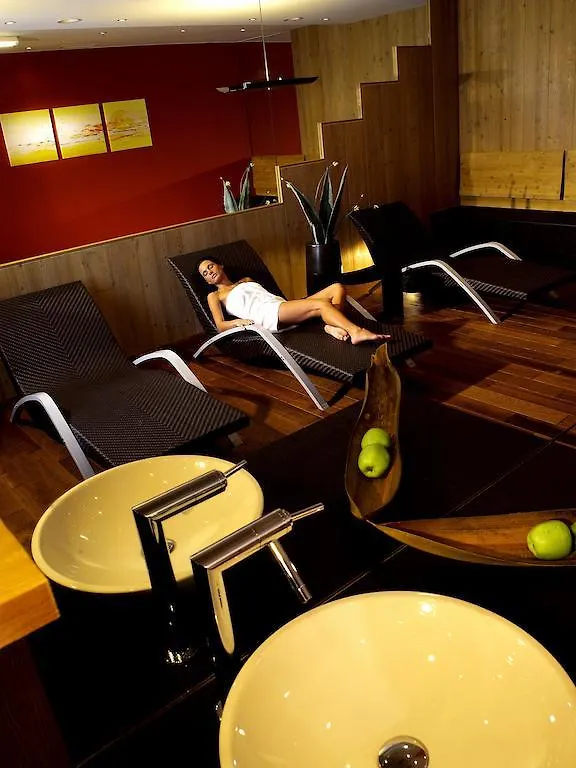 Gradiva Apartments 이스크글