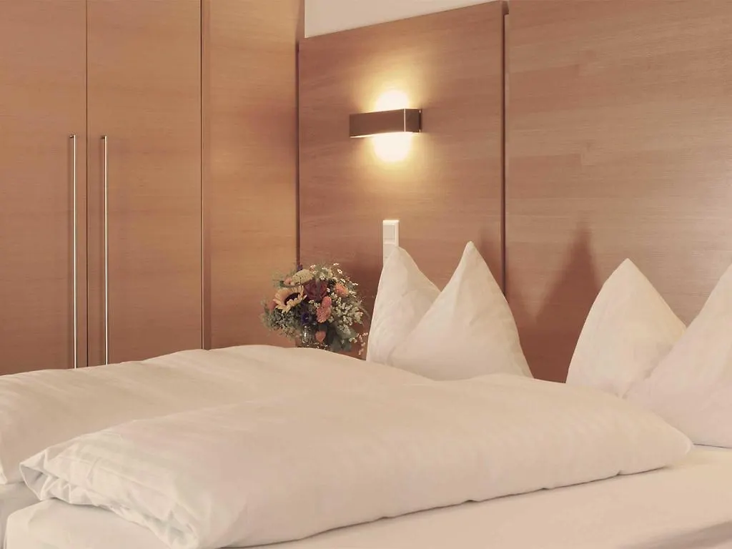 Gradiva Apartments 이스크글